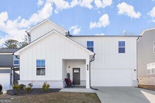 29 Dew Drop Ln in Dallas, GA - Building Photo