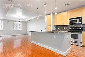 1505 Elm St in Dallas, TX - Foto de edificio - Building Photo