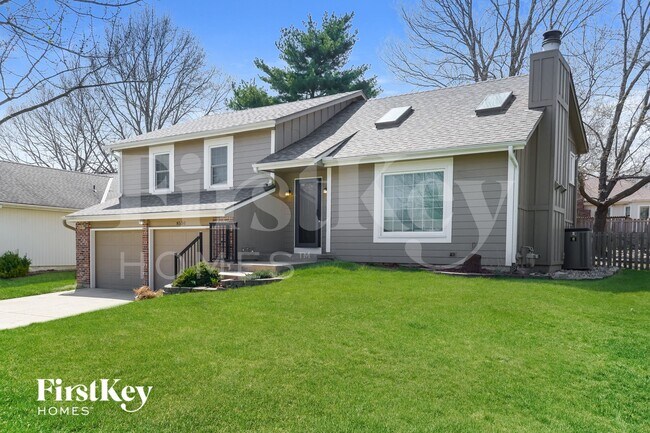 8530 Alden Ln in Lenexa, KS - Foto de edificio - Building Photo