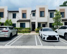 784 NE 206th Terrace in Miami, FL - Building Photo