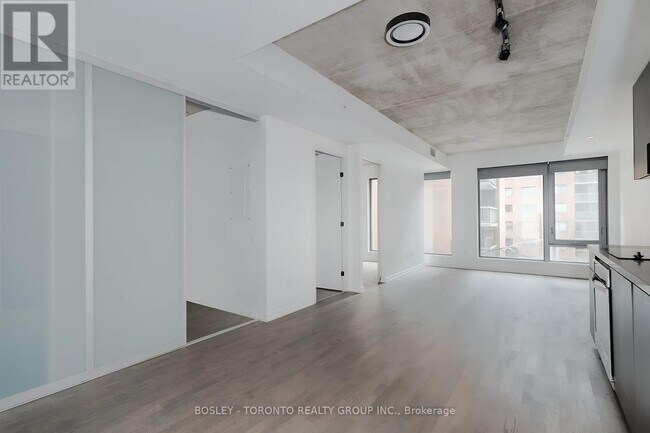 60 Colborne St in Toronto, ON - Building Photo - Building Photo