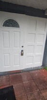 7344 NW 75th St in Tamarac, FL - Building Photo