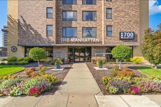 700 E 8th St, Unit 15H in Kansas City, MO - Foto de edificio - Building Photo