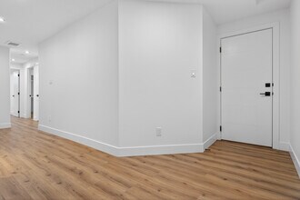 8721 77 Ave NW in Edmonton, AB - Building Photo - Building Photo