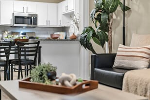 21 Oaks in Columbia, SC - Building Photo