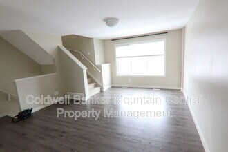 1391 Starling Dr NW in Edmonton, AB - Building Photo - Building Photo