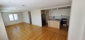 18 Grampian Way, Unit 1 Apartments