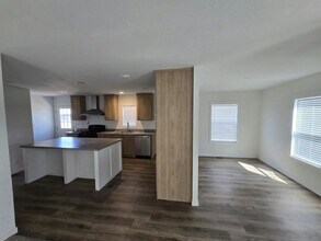 6105 E Sahara Ave in Las Vegas, NV - Building Photo - Building Photo