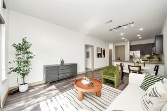 3800 Main St in Houston, TX - Building Photo - Building Photo