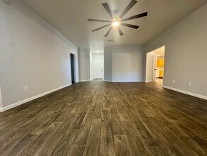 141 Green Isle Ave in Dickinson, TX - Building Photo - Building Photo