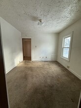 918 Powell Ave, Unit 3 in Erie, PA - Foto de edificio - Building Photo