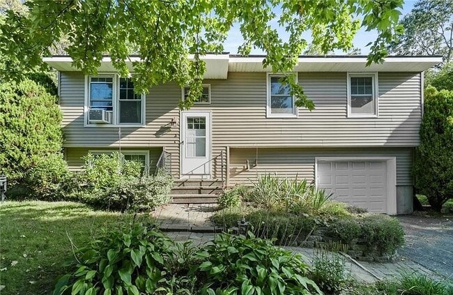 3 Mary Dr in Naugatuck, CT - Building Photo - Building Photo