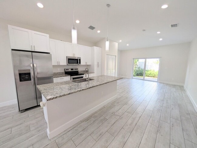 property at 1566 W 26th Ct
