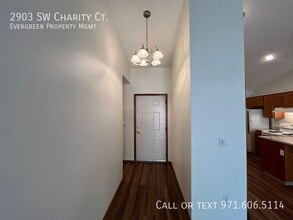 2903 SW Charity Ct in Troutdale, OR - Building Photo - Building Photo