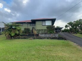 110 Iwalani St in Hilo, HI - Building Photo