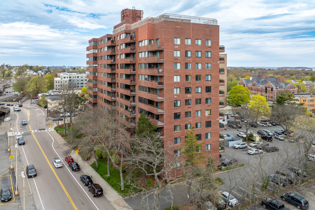 77 Adams St in Quincy, MA - Foto de edificio