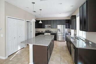 6844 Sundrop St in St. Cloud, FL - Building Photo - Building Photo