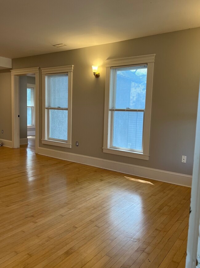 1119 4th St NE, Unit 1119 4th Street in Minneapolis, MN - Building Photo - Building Photo