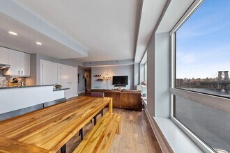 440 Kent Ave in Brooklyn, NY - Building Photo - Building Photo
