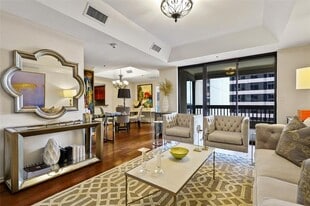 5909 Luther Ln in Dallas, TX - Building Photo