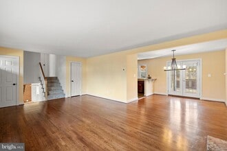 1726 Baldwin Dr in McLean, VA - Foto de edificio - Building Photo