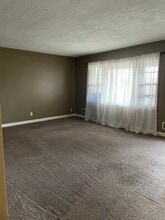 2606 Crums Ln in Louisville, KY - Foto de edificio - Building Photo