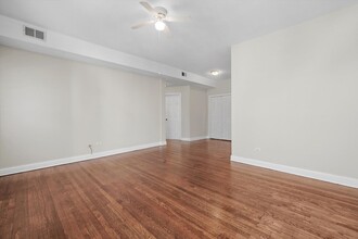 6136 S Eberhart Ave, Unit 6136-Unit 3 in Chicago, IL - Building Photo - Building Photo