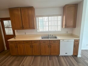 643 Manchester Ter, Unit House in Inglewood, CA - Foto de edificio - Building Photo