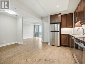 15 Lynch St in Brampton, ON - Building Photo - Building Photo