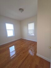 92 Lucerne St, Unit 2 in Boston, MA - Building Photo - Building Photo