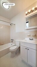 306 W 51st St in New York, NY - Building Photo - Building Photo