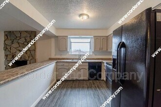 100 Eaton Rd SE in Rio Rancho, NM - Building Photo - Building Photo