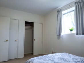 1051 Taylor Av in Winnipeg, MB - Building Photo - Building Photo