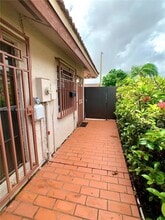 15529 SW 69th Terrace, Unit Side in Miami, FL - Building Photo - Building Photo