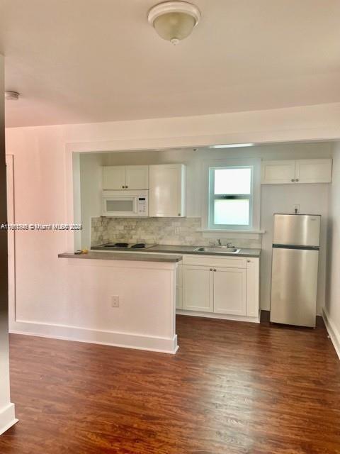property at 2811 SW 4th St