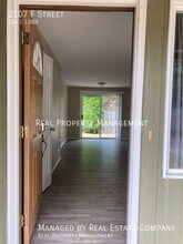 2107 F St in Washougal, WA - Building Photo - Building Photo