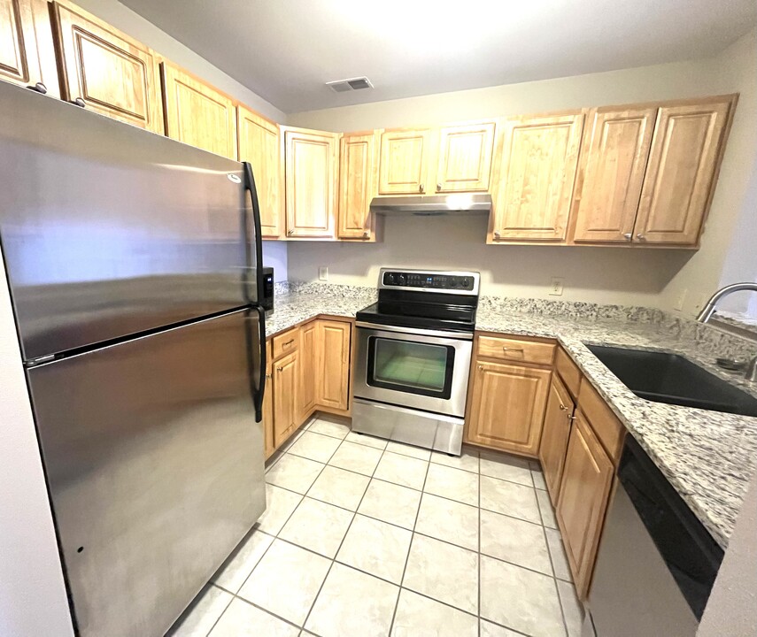 102 Prairie Heights Dr in Verona, WI - Building Photo