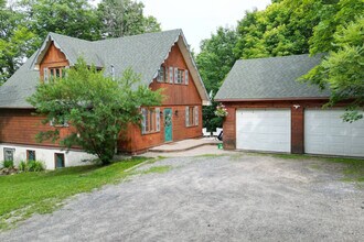 3 Rue de Chamonix E in Cantley, QC - Building Photo - Building Photo