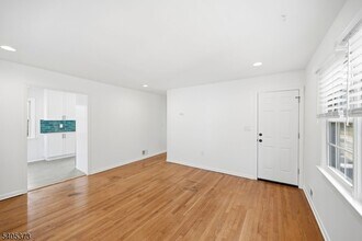 76 Mt Kemble Ave in Morristown, NJ - Building Photo - Building Photo