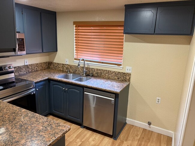 property at 3611 Forest Glenn Dr