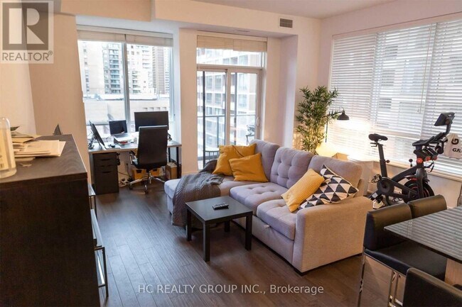 21-721 Balmuto St in Toronto, ON - Building Photo - Building Photo