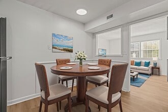 Summercrest Apartments in Waynesboro, VA - Foto de edificio - Building Photo