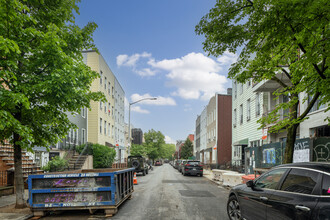 113 Eckford St in Brooklyn, NY - Building Photo - Building Photo