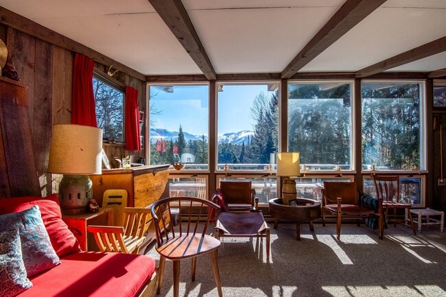 36 Hoffman's Dr in Franconia, NH - Building Photo - Building Photo