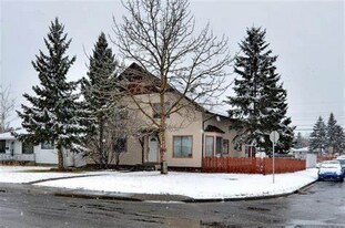 1301-1340 40 St SE in Calgary, AB - Building Photo