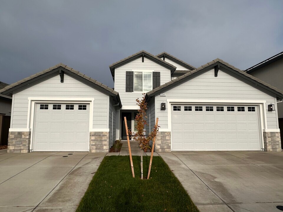 3345 Grouse Rdg Ct in Rocklin, CA - Building Photo