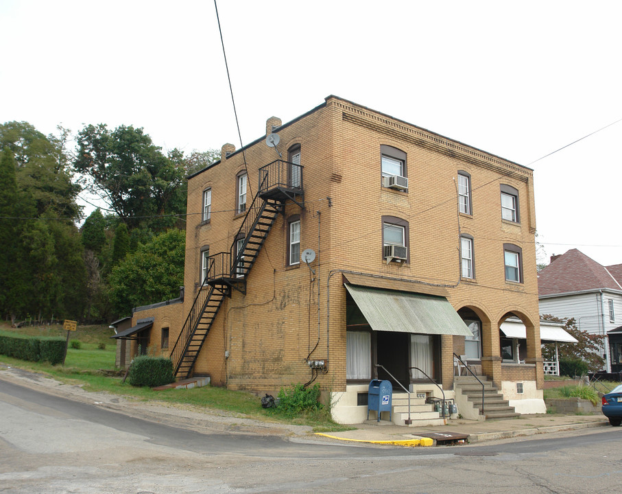 901 6th Ave in Brackenridge, PA - Building Photo