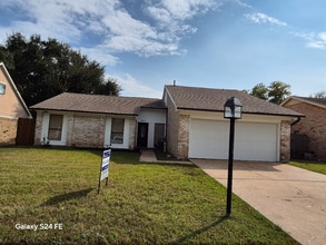 9814 Sageroyal Ln in Houston, TX - Building Photo - Building Photo