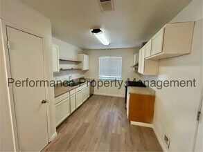2736 Potomac Ave in Bakersfield, CA - Building Photo - Building Photo