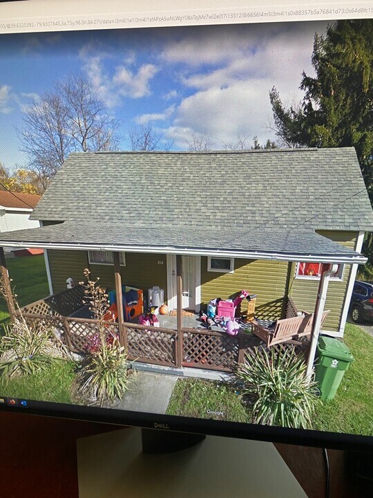 212 Woodridge St in Morgantown, WV - Building Photo